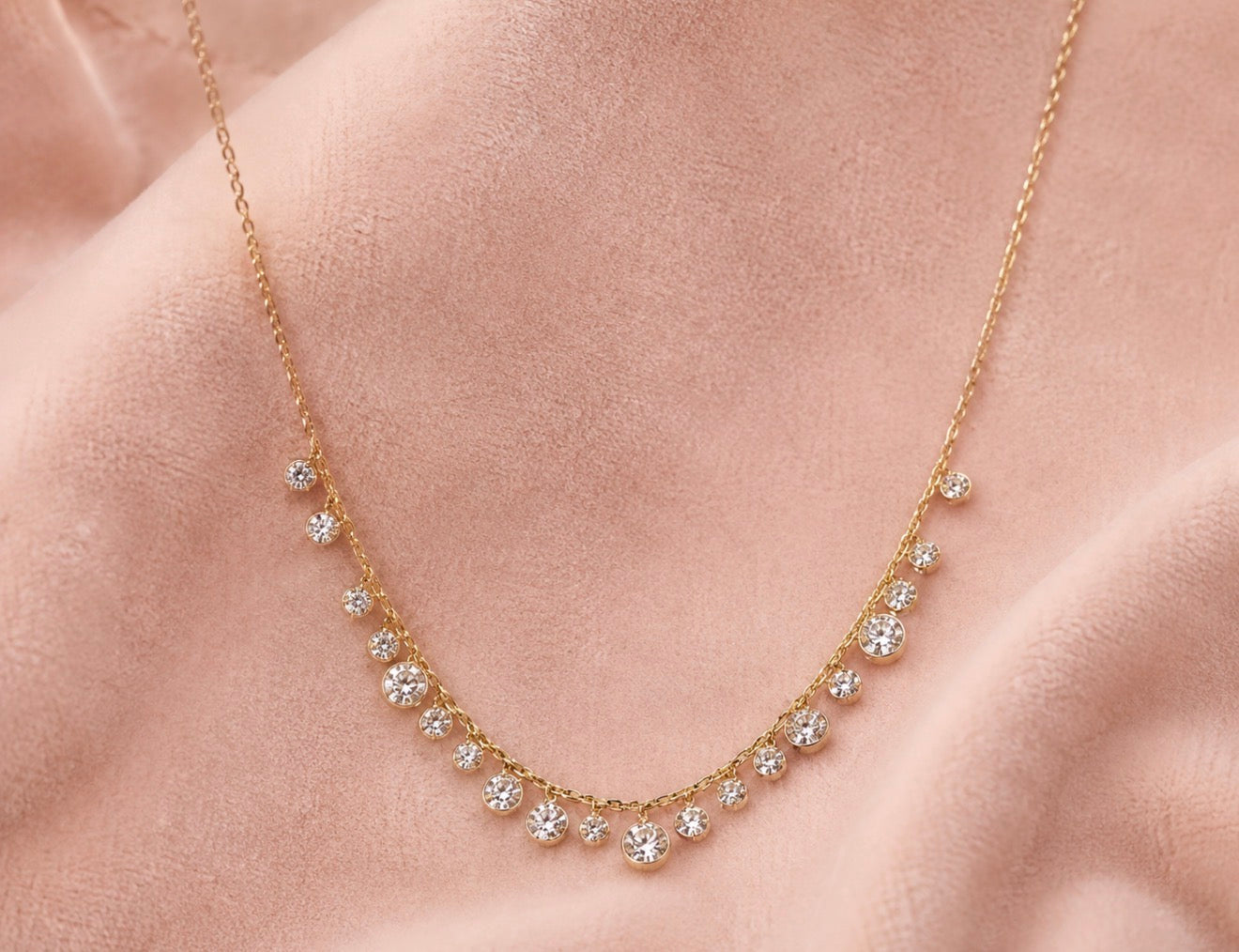 Collier Daisies